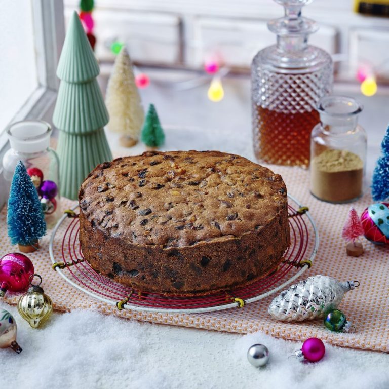 Simmer-&-stir Christmas cake