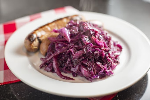 braised red cabbage with cider and apples